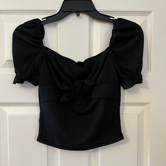 SHEIN Tops - Black Puff Sleeve Junior Girls Top